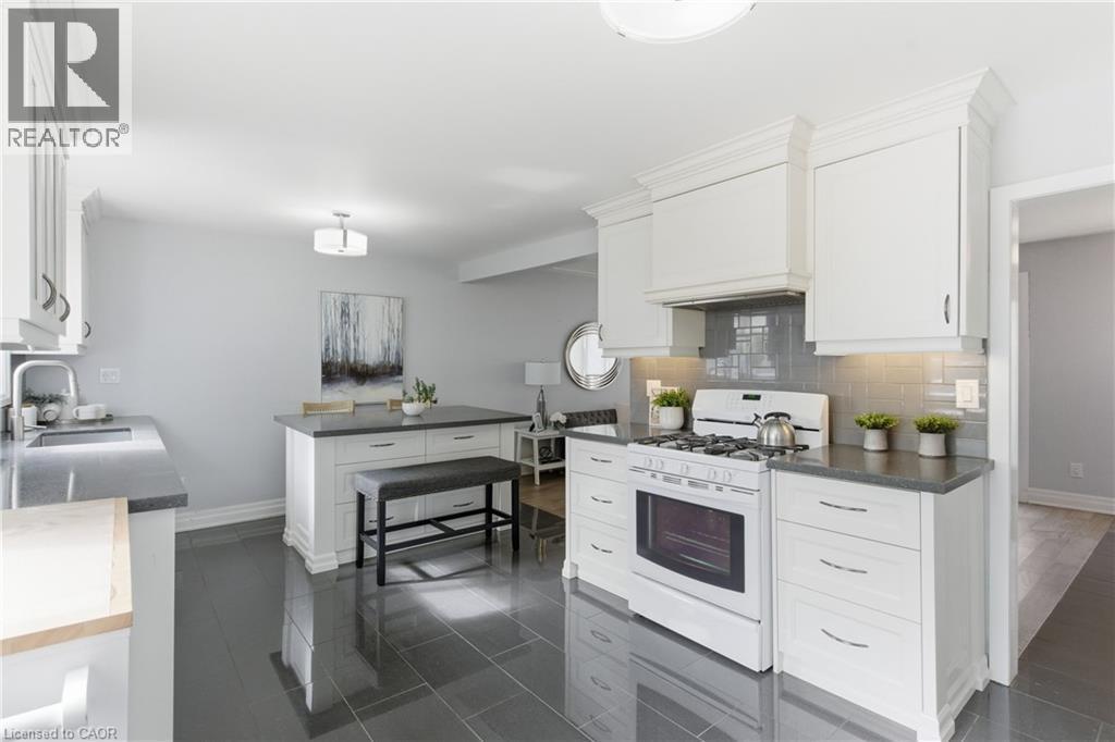 5372 Spruce Avenue, Burlington, ON - Indoor Photo Showing Kitchen