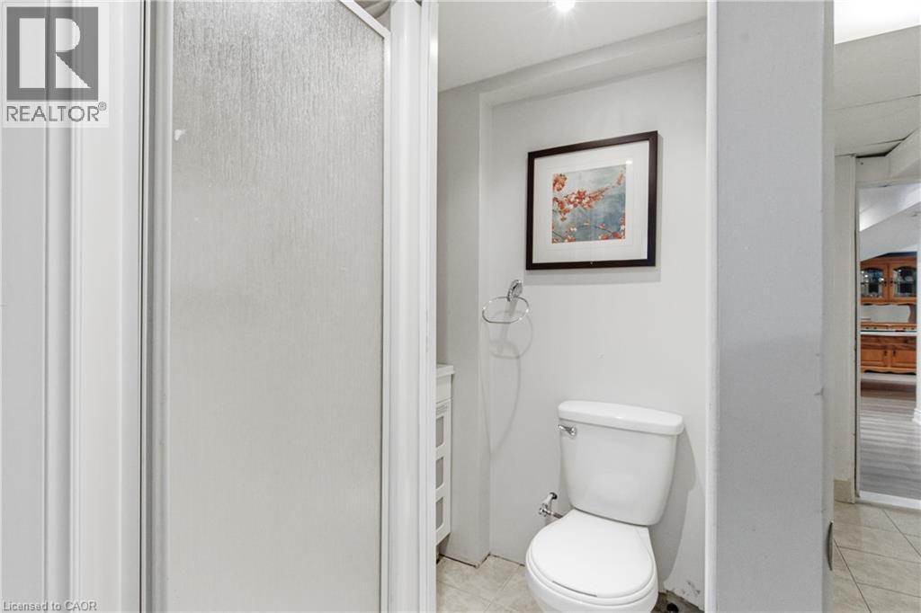5372 Spruce Avenue, Burlington, ON - Indoor Photo Showing Bathroom