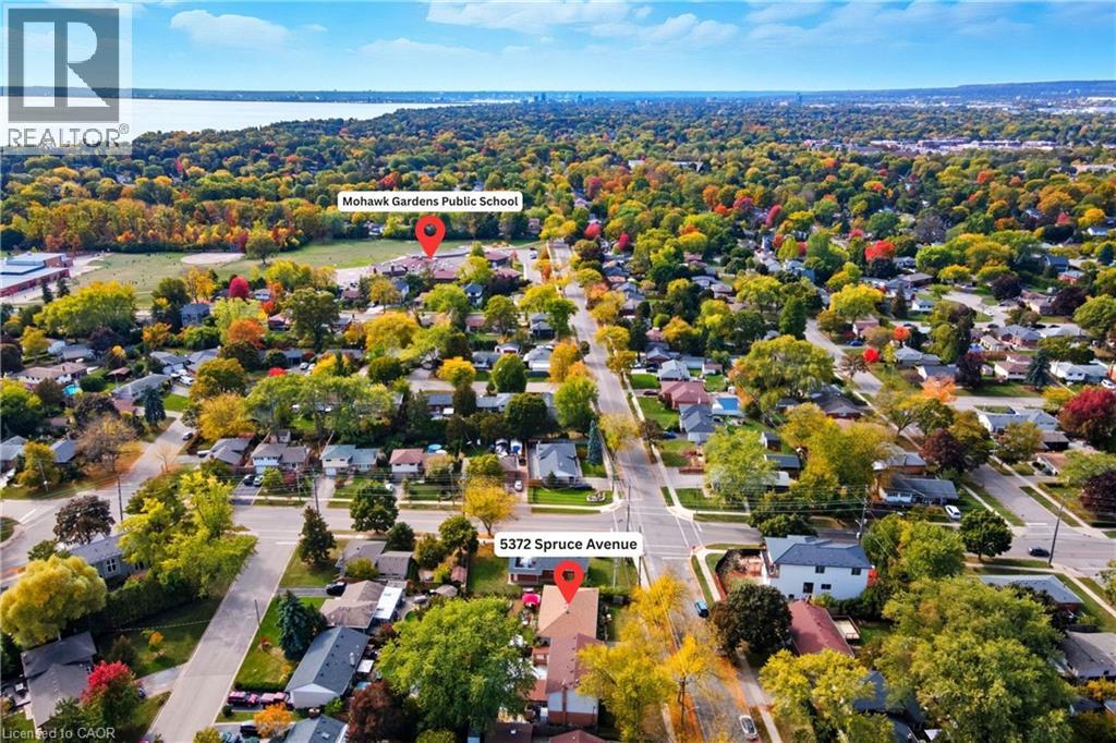 5372 Spruce Avenue, Burlington, ON - Outdoor With View