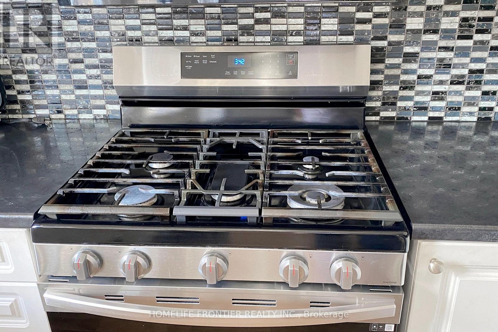 48 Patrick Drive S, Barrie, ON - Indoor Photo Showing Kitchen