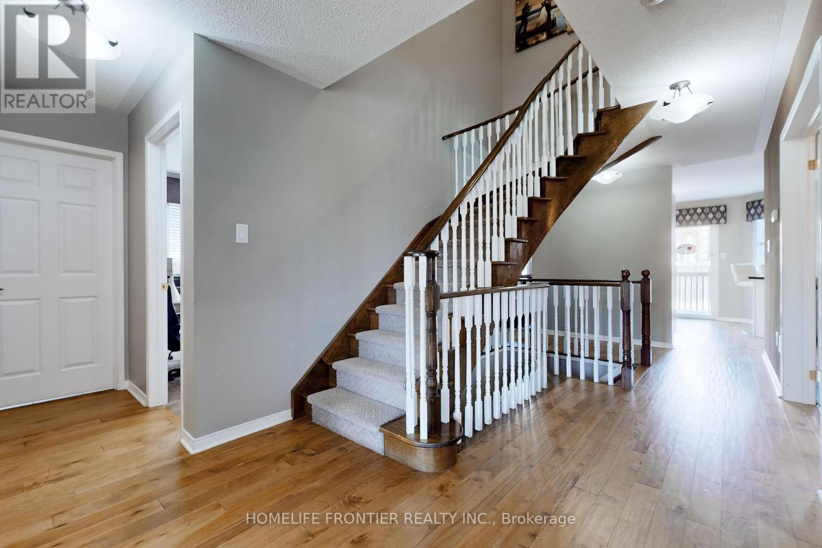 48 Patrick Drive S, Barrie, ON - Indoor Photo Showing Other Room