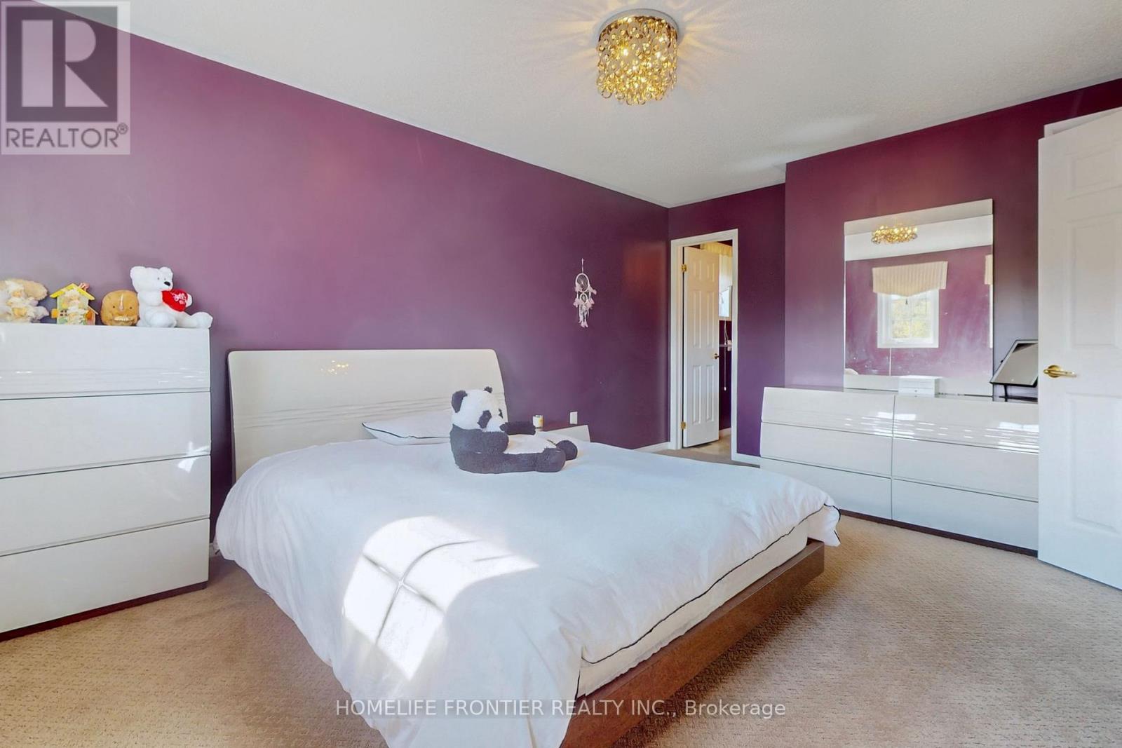 48 Patrick Drive S, Barrie, ON - Indoor Photo Showing Bedroom