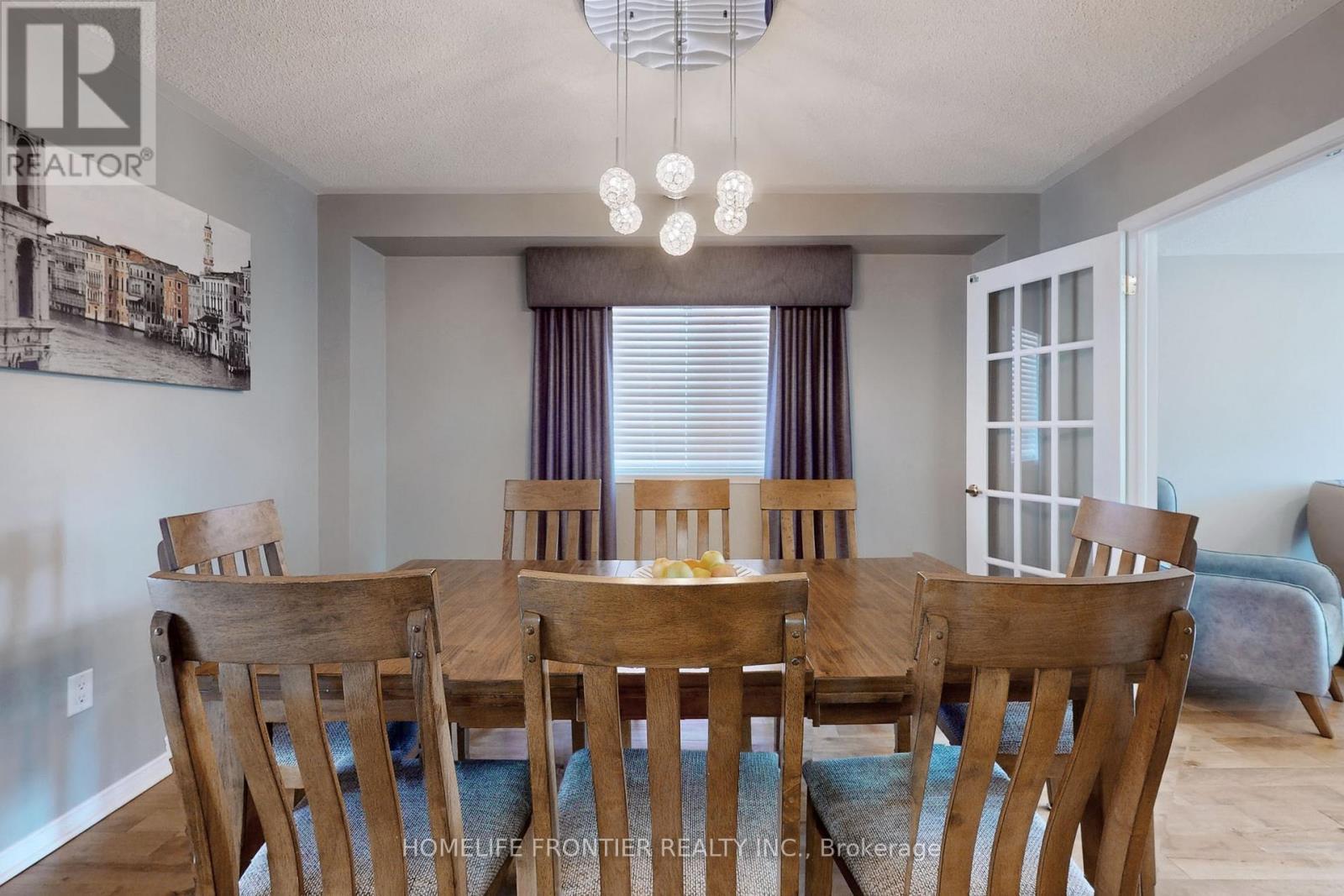 48 Patrick Drive S, Barrie, ON - Indoor Photo Showing Dining Room