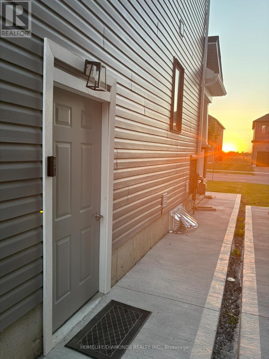 Lower - 111 Explorer Way, Thorold, ON - Outdoor With Exterior