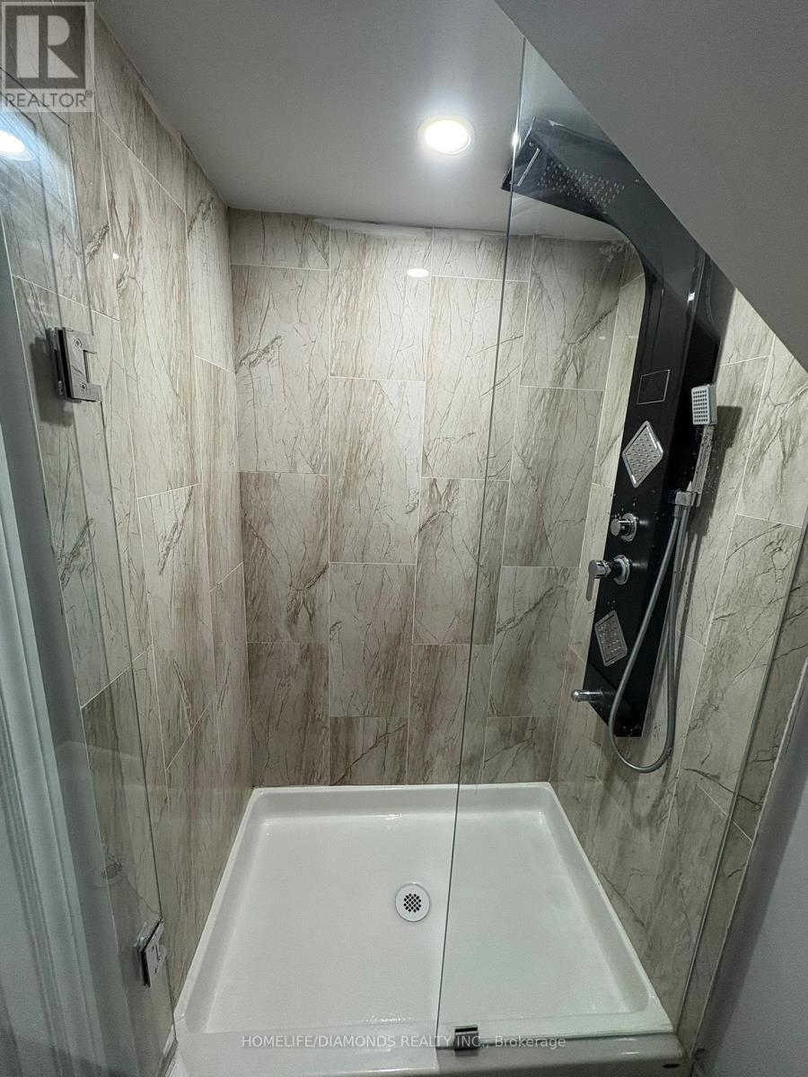 Lower - 111 Explorer Way, Thorold, ON - Indoor Photo Showing Bathroom