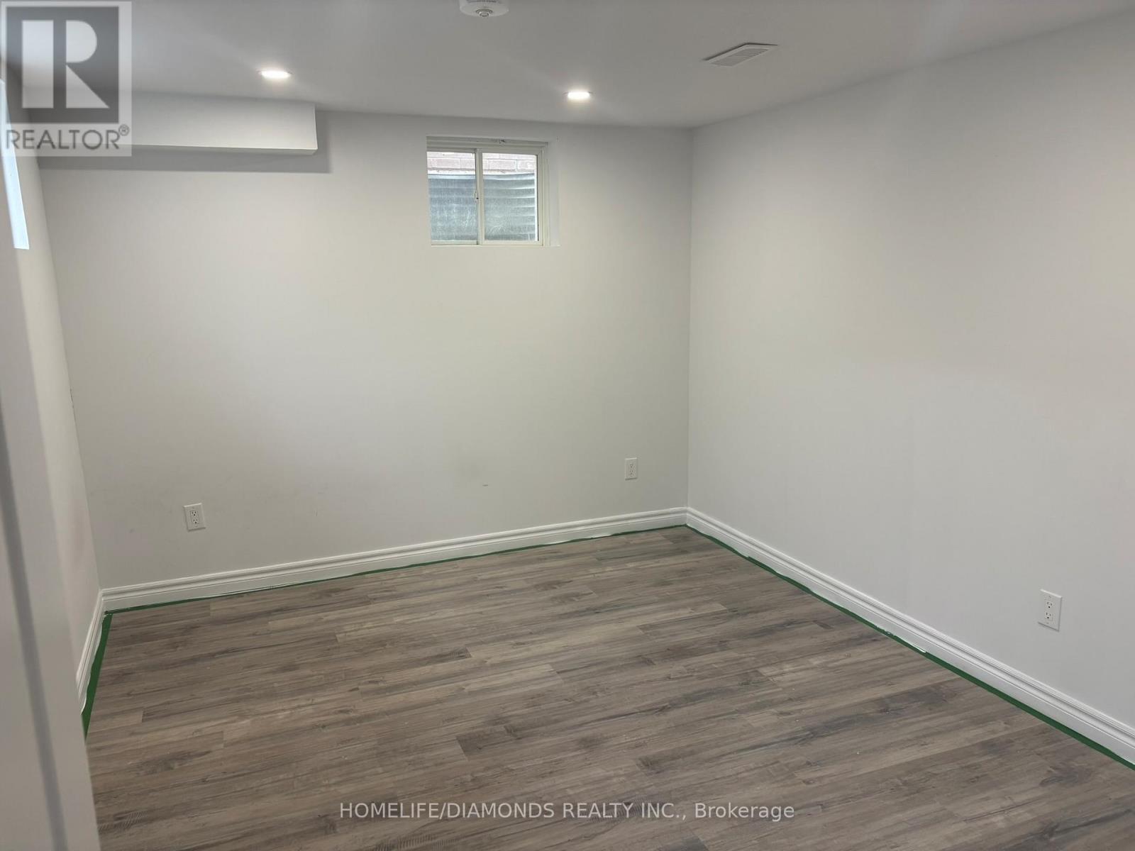 Lower - 111 Explorer Way, Thorold, ON - Indoor Photo Showing Other Room