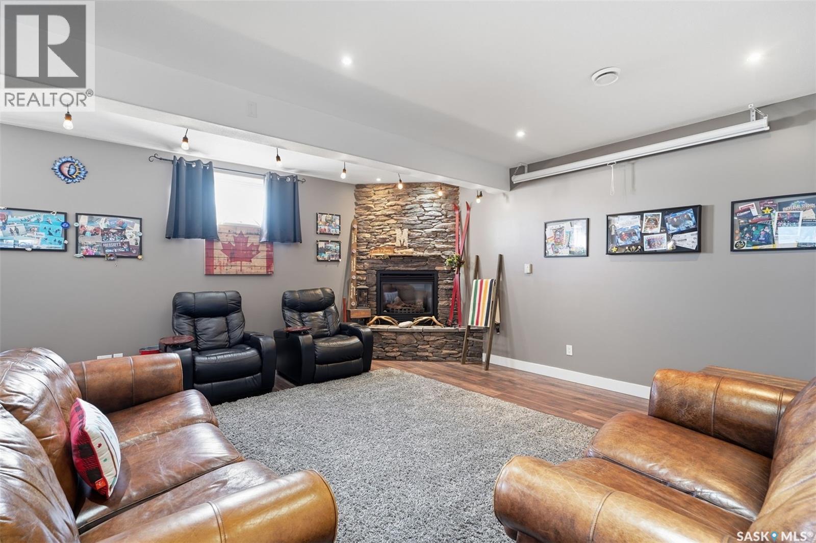 307 Brookside Drive, Warman, SK - Indoor With Fireplace