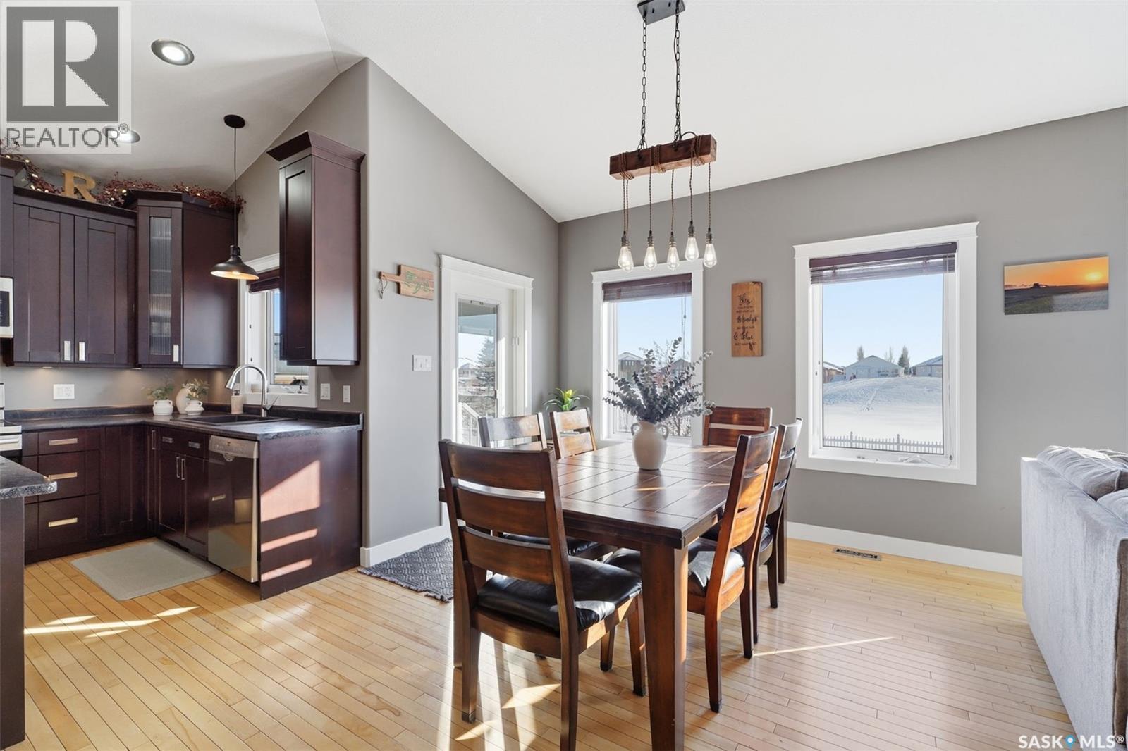 307 Brookside Drive, Warman, SK - Indoor Photo Showing Dining Room