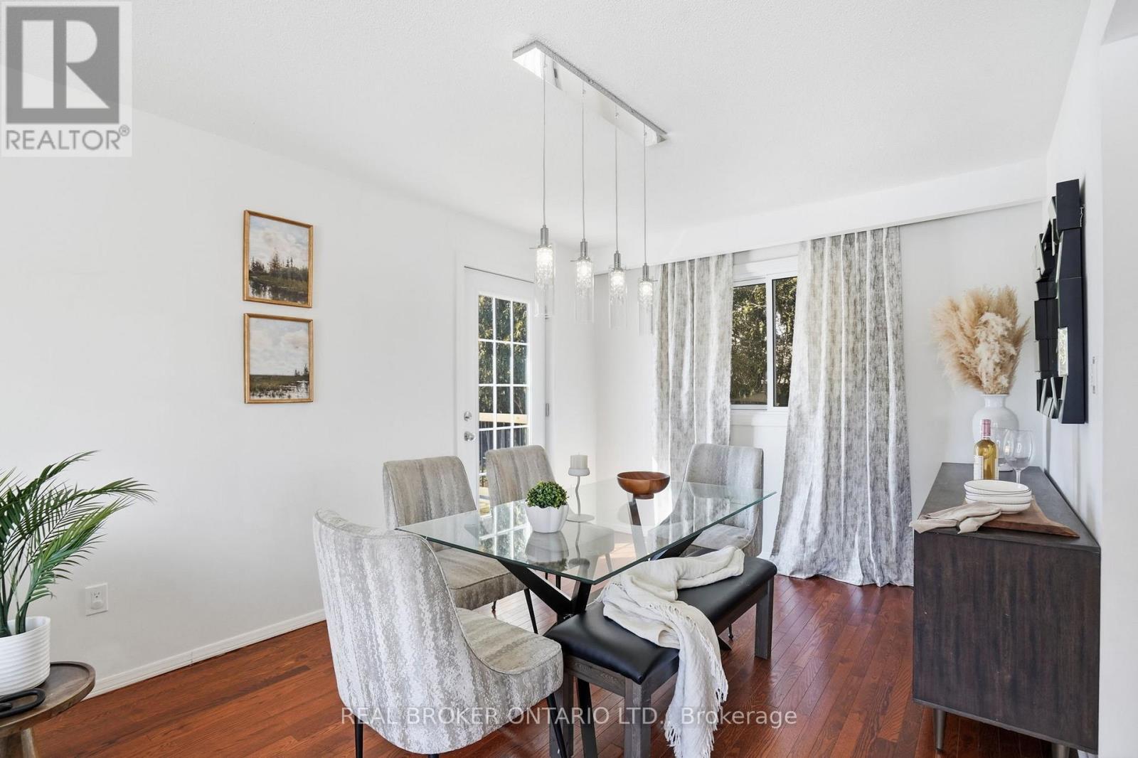 14 Basin Crescent, Hamilton, ON - Indoor Photo Showing Dining Room