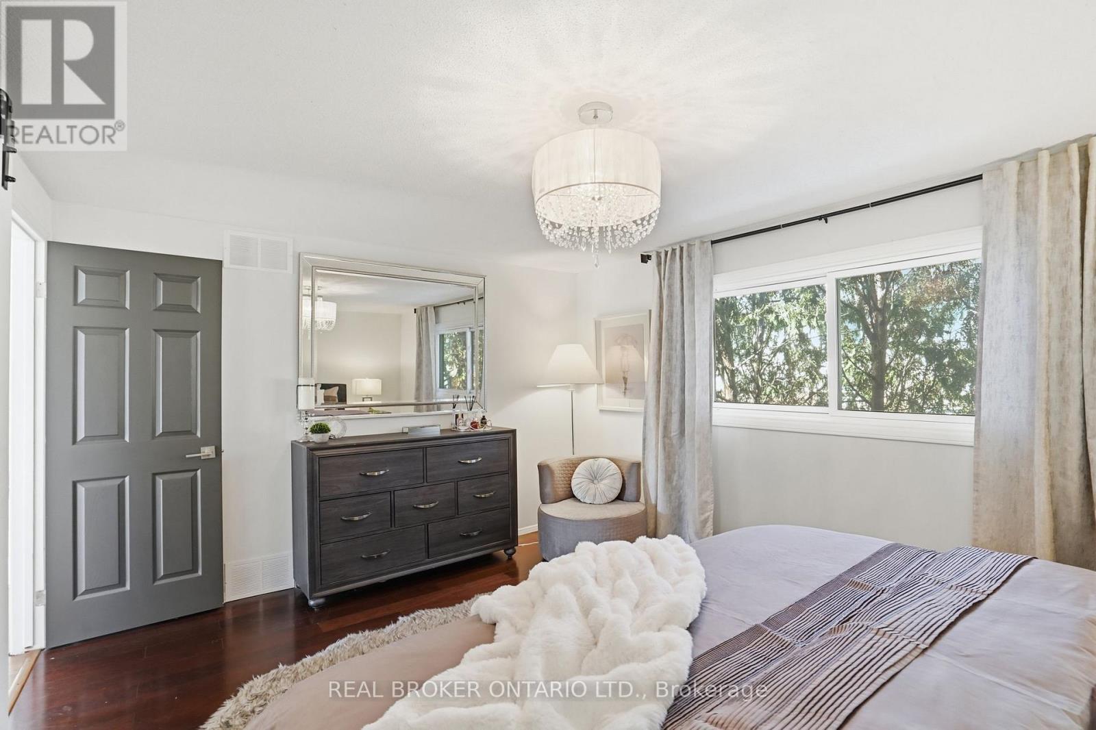 14 Basin Crescent, Hamilton, ON - Indoor Photo Showing Bedroom