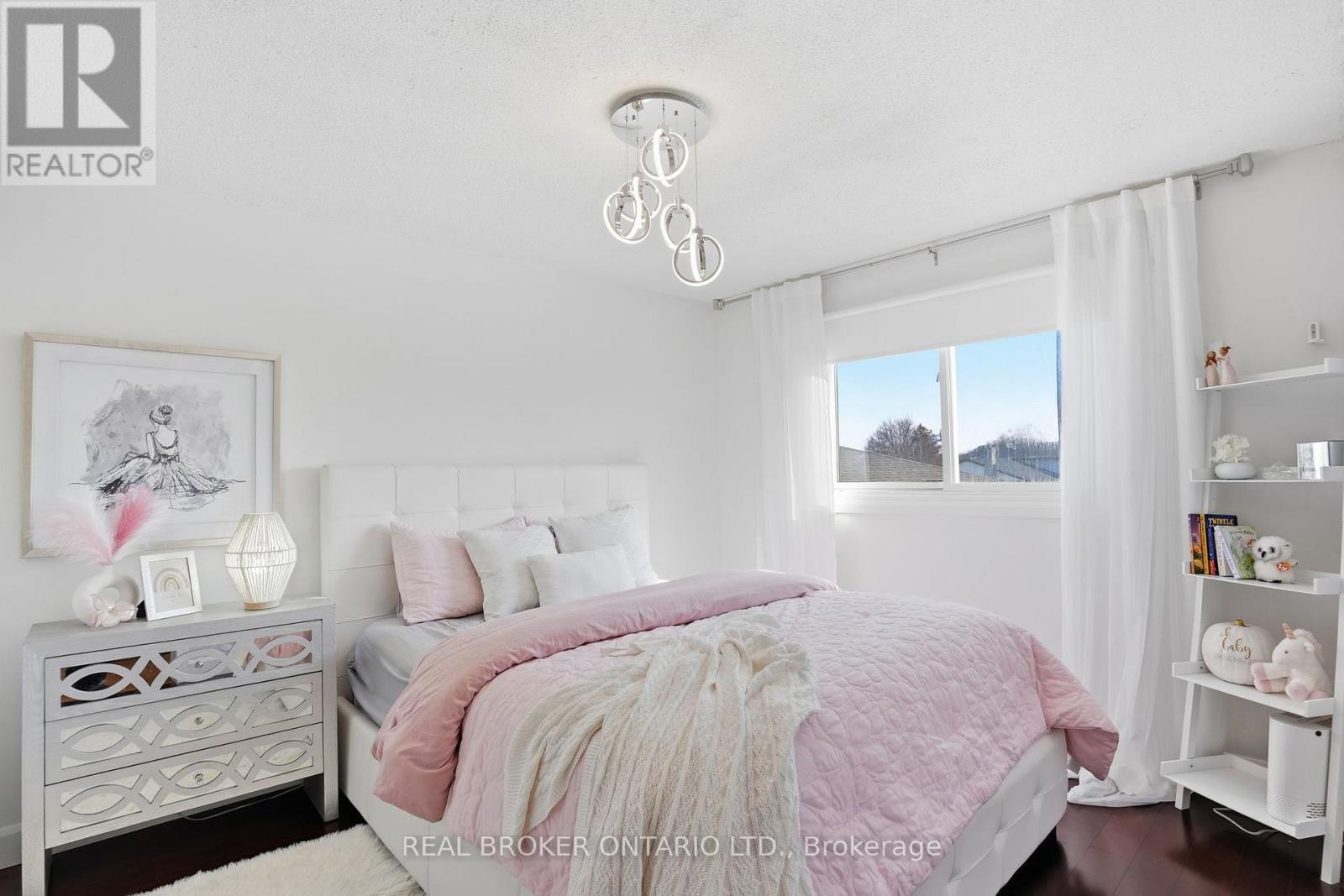 14 Basin Crescent, Hamilton, ON - Indoor Photo Showing Bedroom