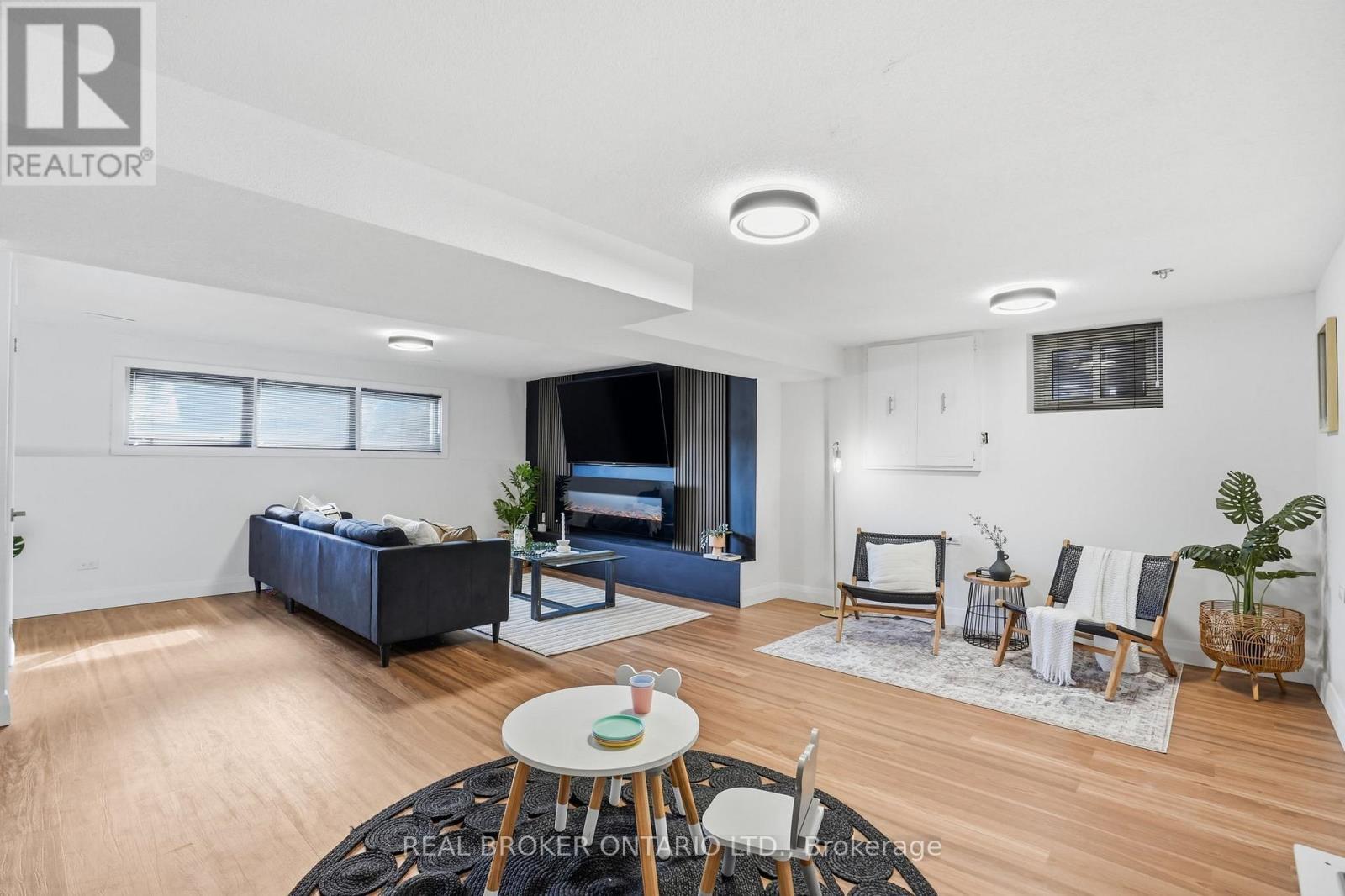 14 Basin Crescent, Hamilton, ON - Indoor Photo Showing Other Room