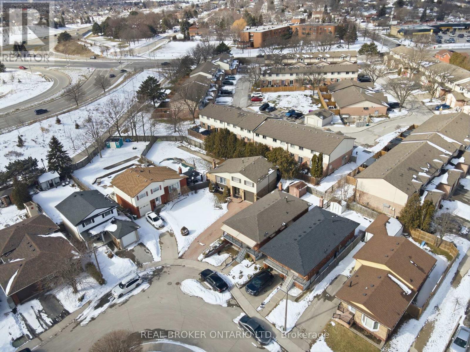 14 Basin Crescent, Hamilton, ON - With View