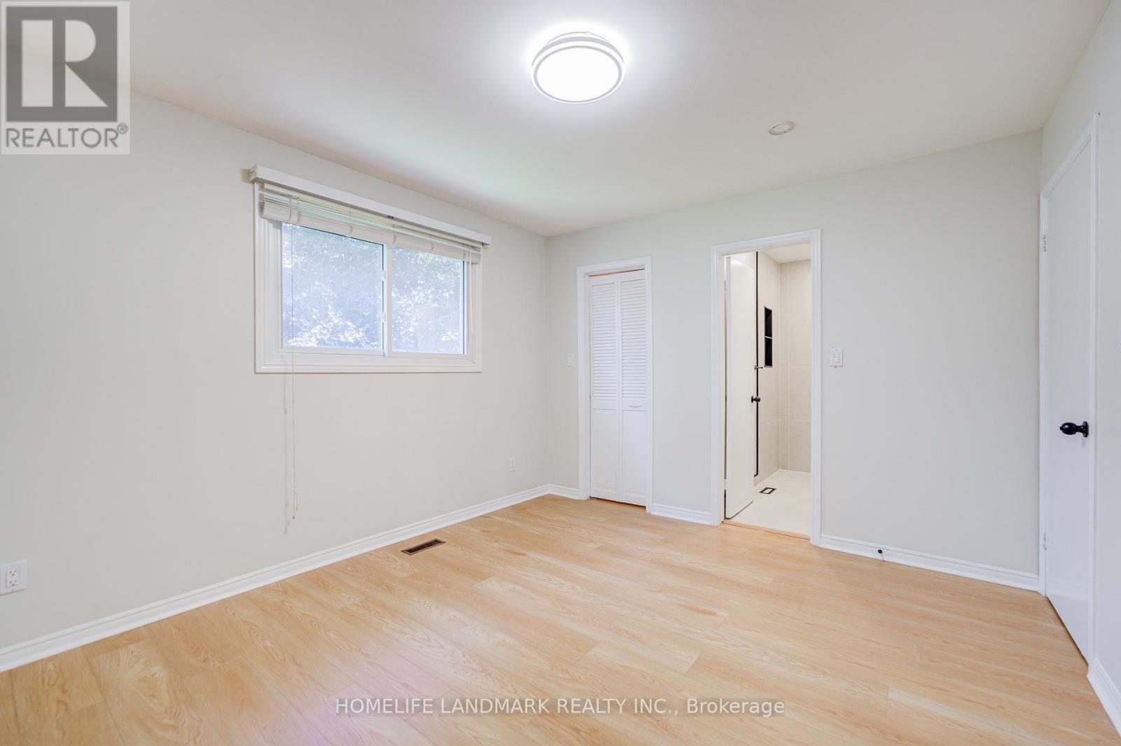 319 Hillside Drive, Mississauga, ON - Indoor Photo Showing Other Room