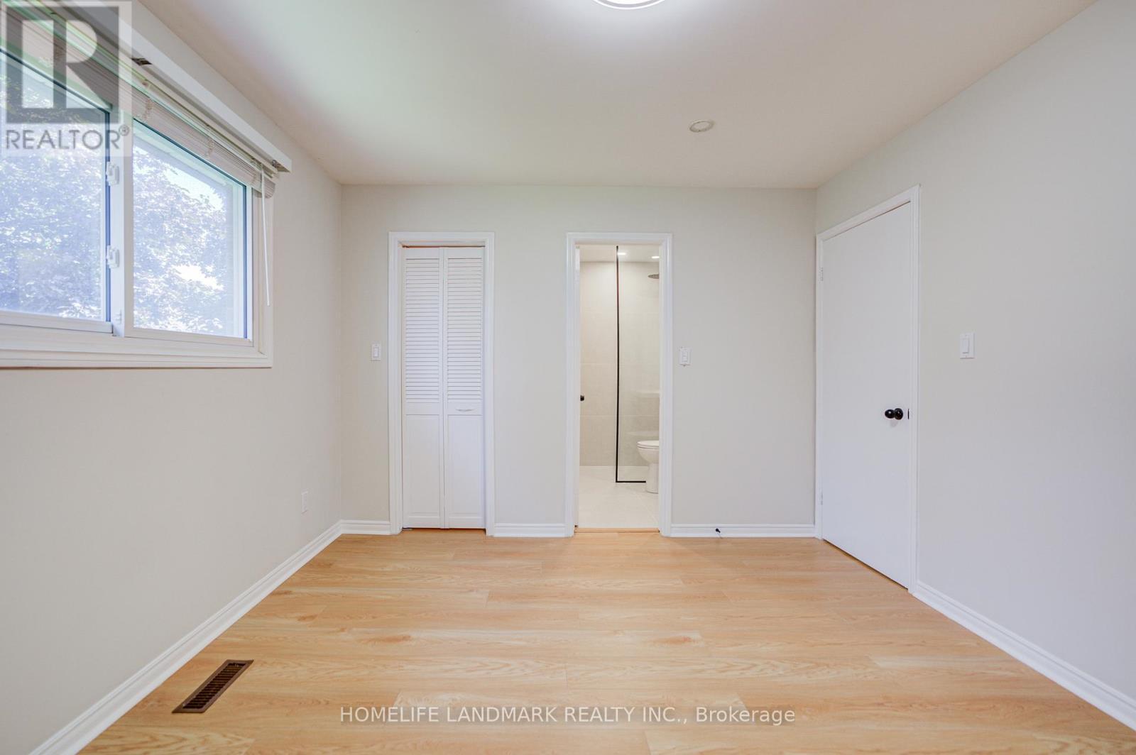 319 Hillside Drive, Mississauga, ON - Indoor Photo Showing Other Room