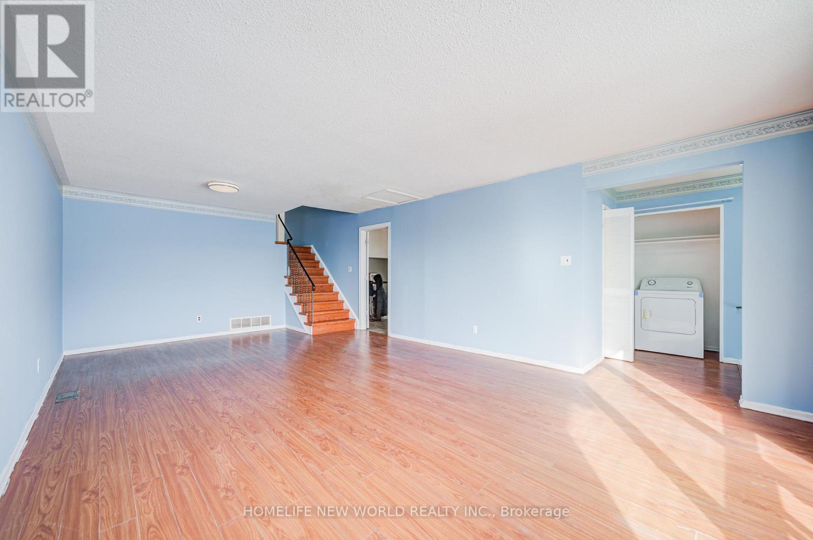 Upper - 152 Micmac Crescent, Toronto, ON - Indoor Photo Showing Other Room