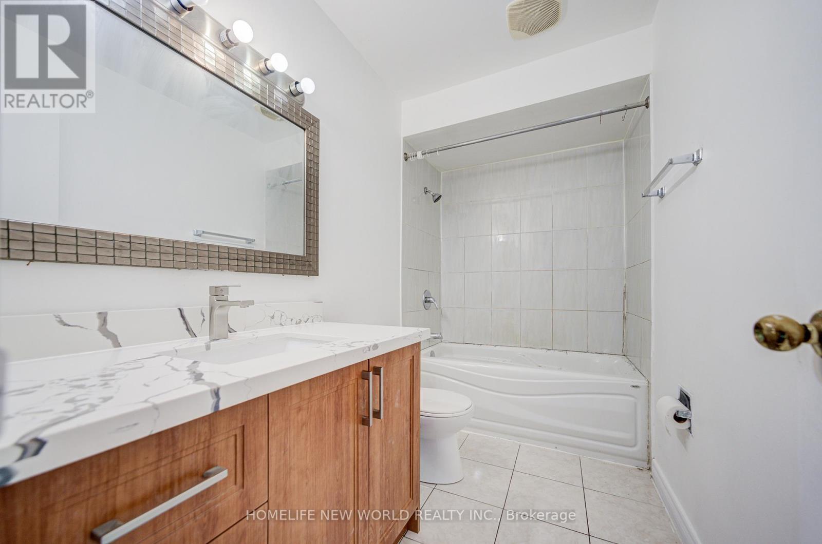 Upper - 152 Micmac Crescent, Toronto, ON - Indoor Photo Showing Bathroom