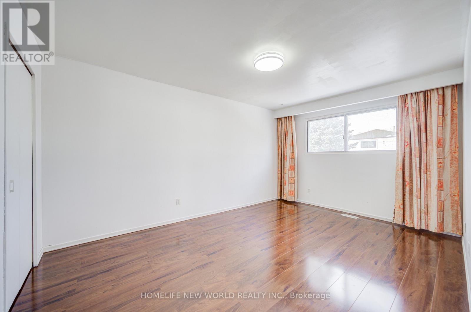 Upper - 152 Micmac Crescent, Toronto, ON - Indoor Photo Showing Other Room