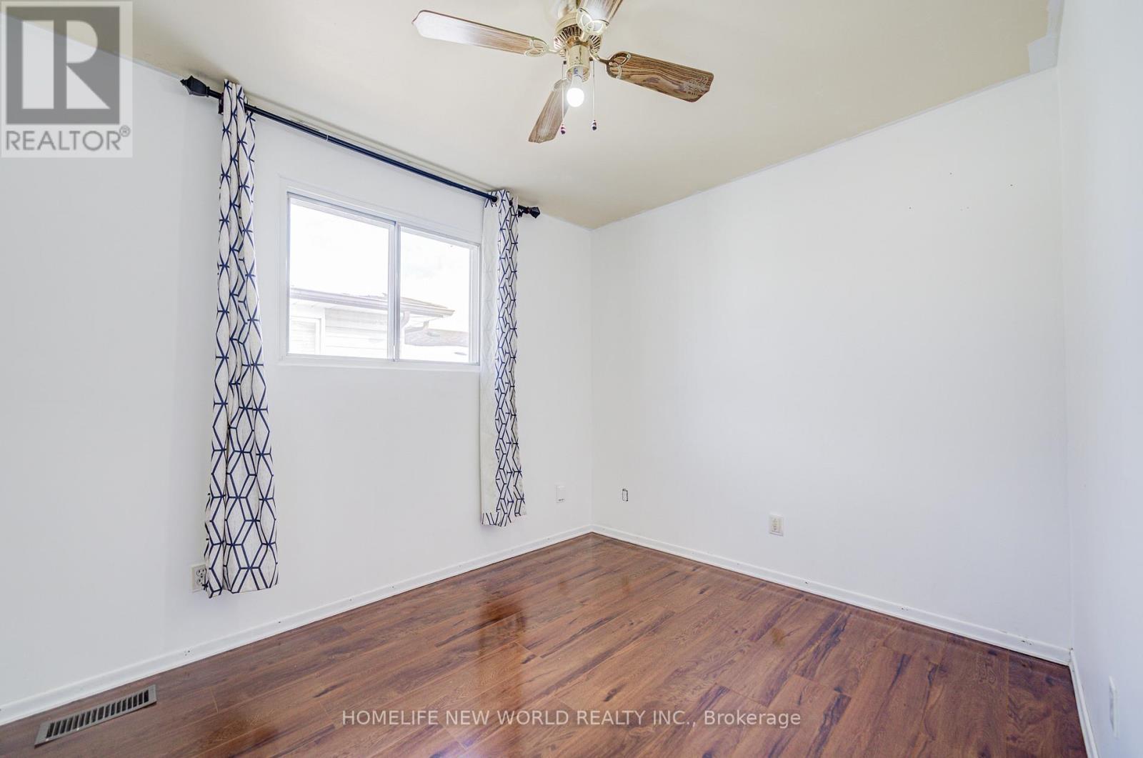 Upper - 152 Micmac Crescent, Toronto, ON - Indoor Photo Showing Other Room