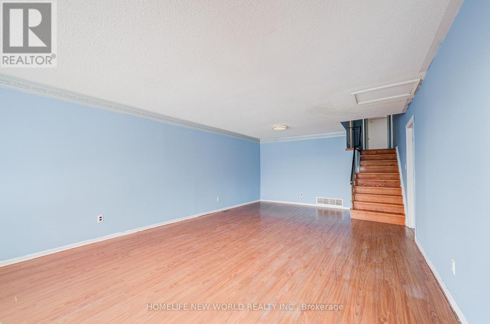 Upper - 152 Micmac Crescent, Toronto, ON - Indoor Photo Showing Other Room