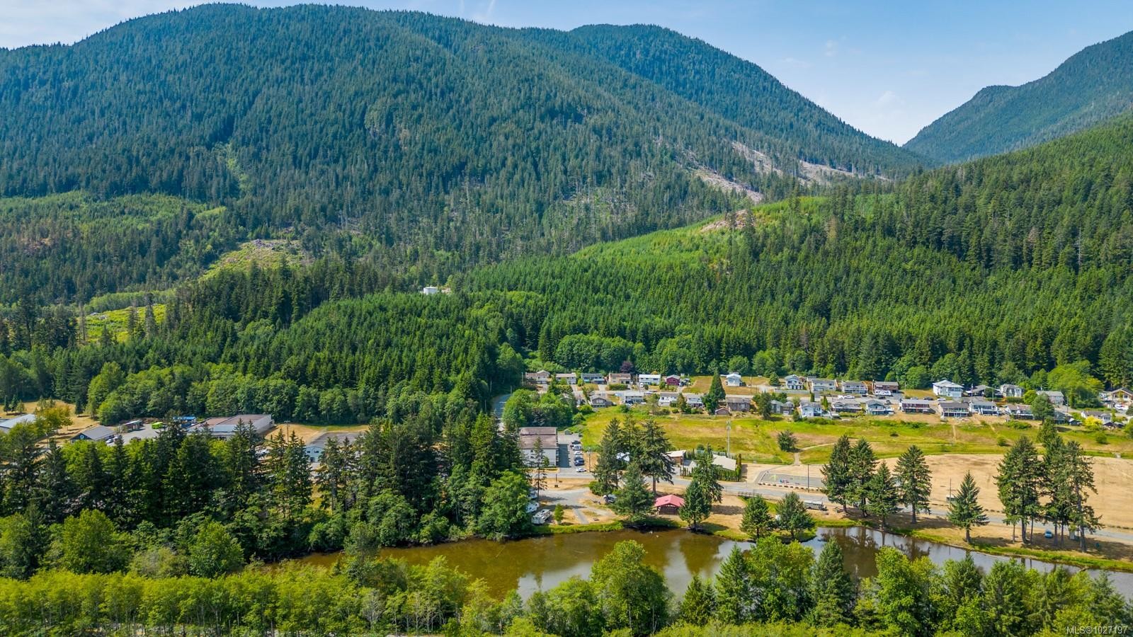 581 Macmillan Dr, Sayward, BC