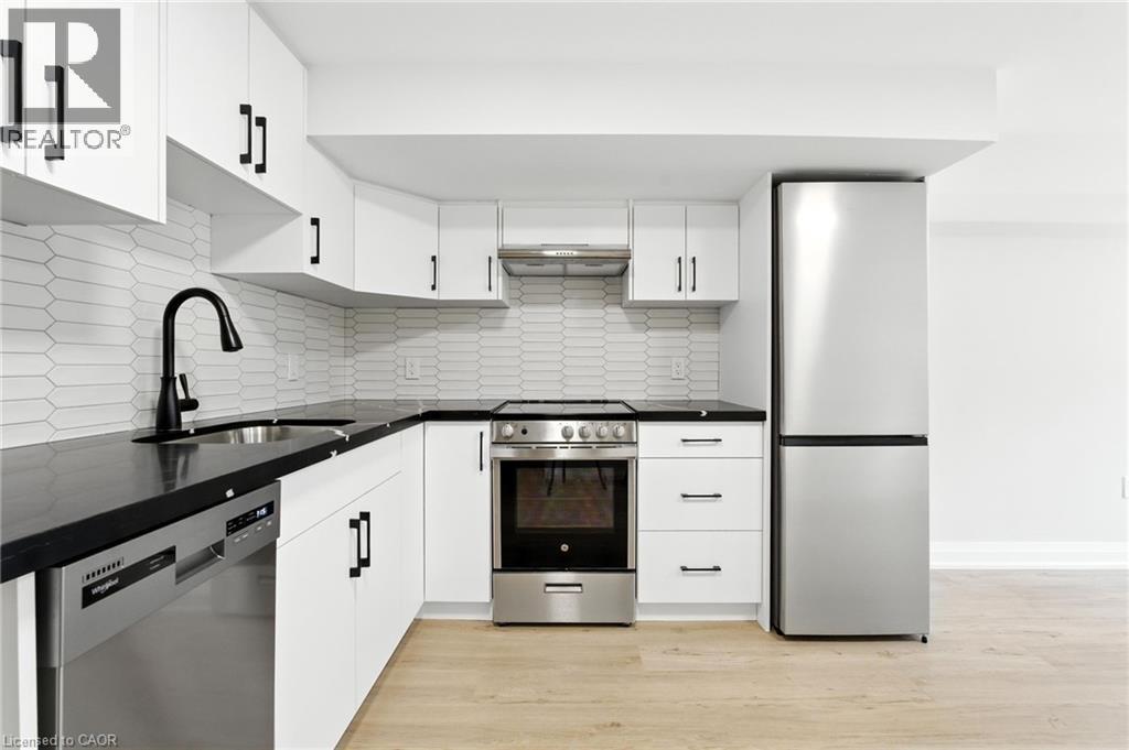 Unit C - 929 Upper Ottawa Street, Hamilton, ON - Indoor Photo Showing Kitchen With Stainless Steel Kitchen With Upgraded Kitchen