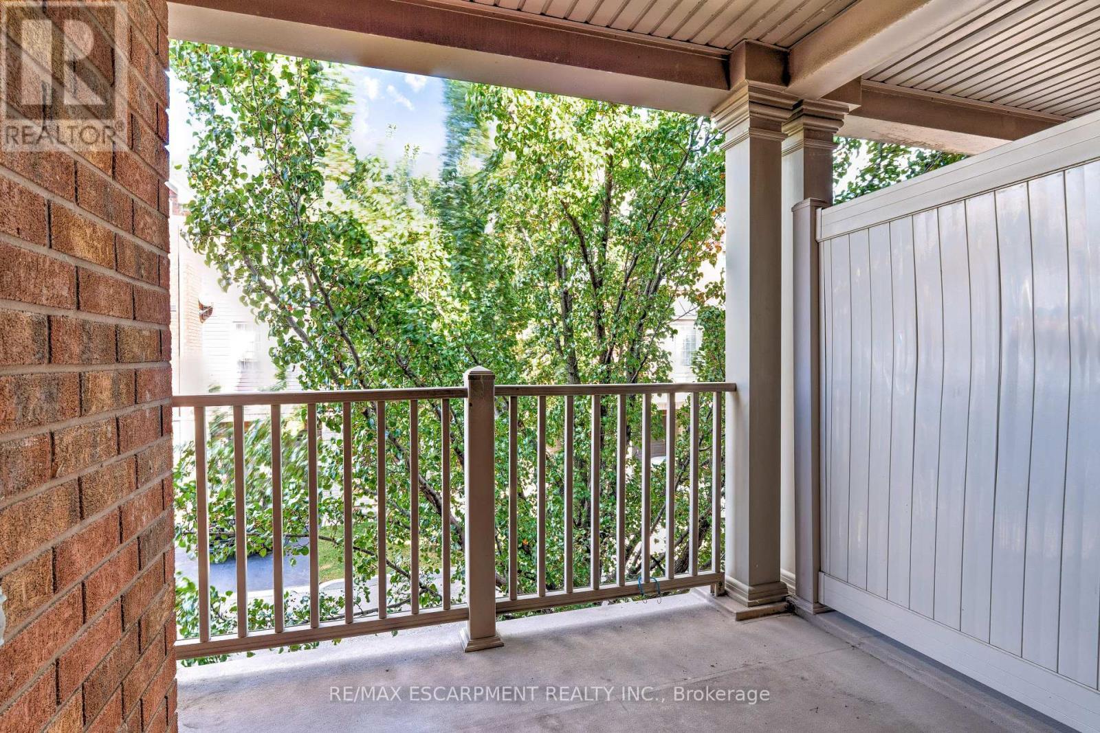 628 Garibaldi Common, Burlington, ON - Outdoor