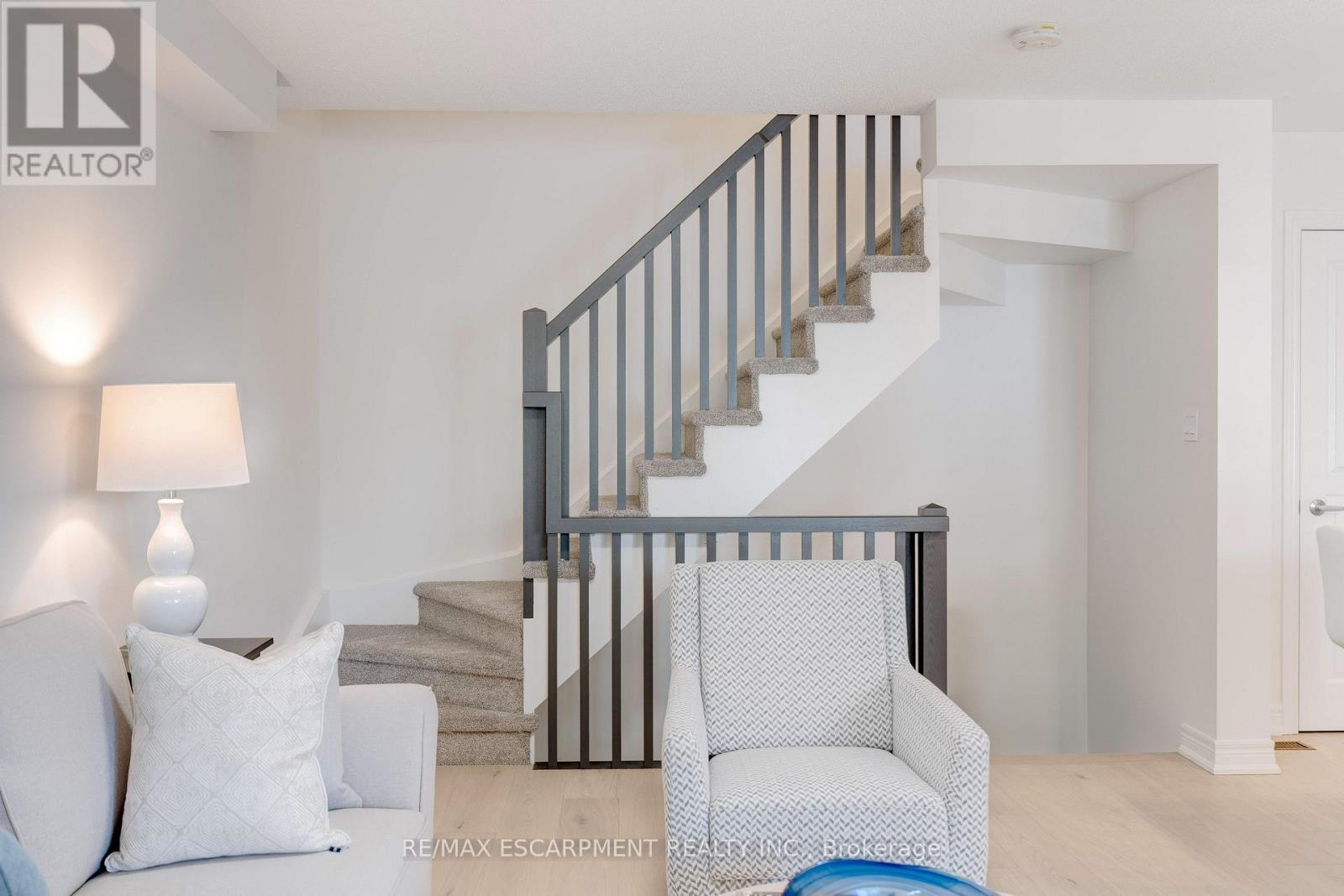 628 Garibaldi Common, Burlington, ON - Indoor