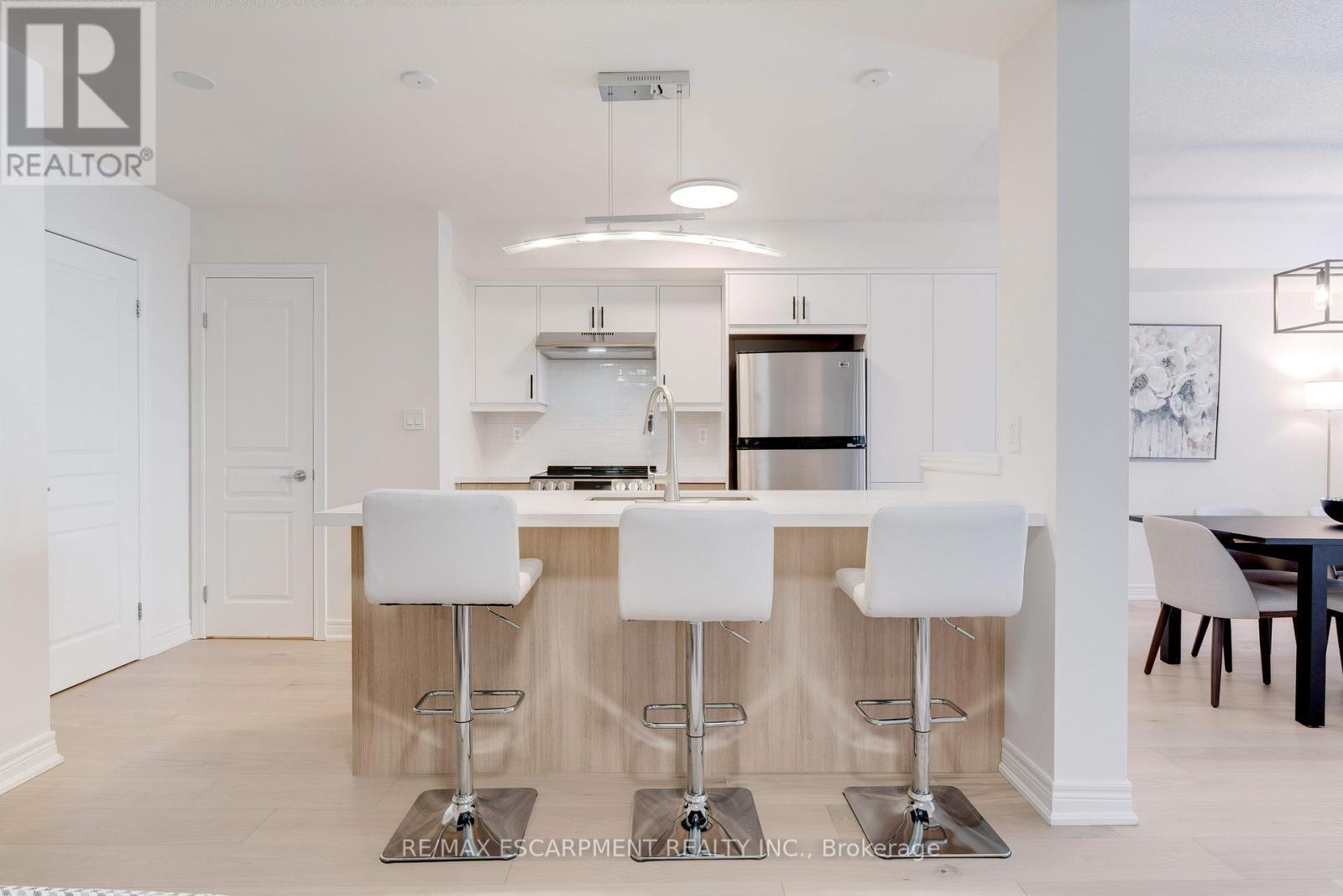 628 Garibaldi Common, Burlington, ON - Indoor