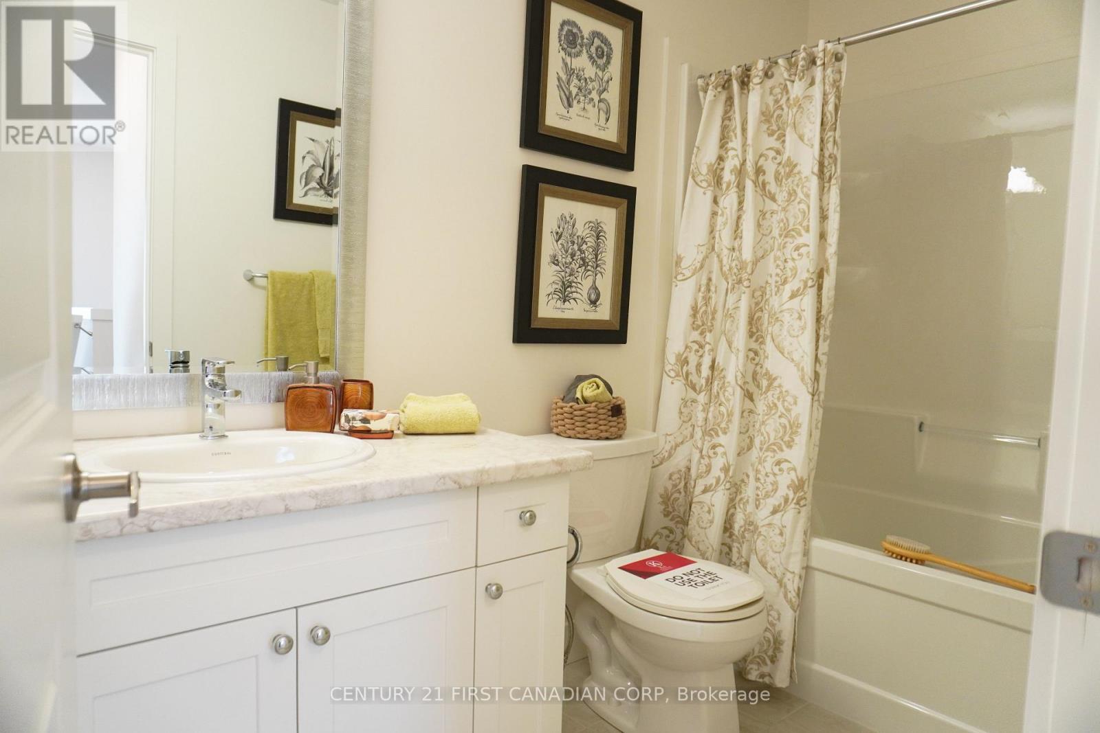 54 - 530 Gatestone Road, London South (South U), ON - Indoor Photo Showing Bathroom