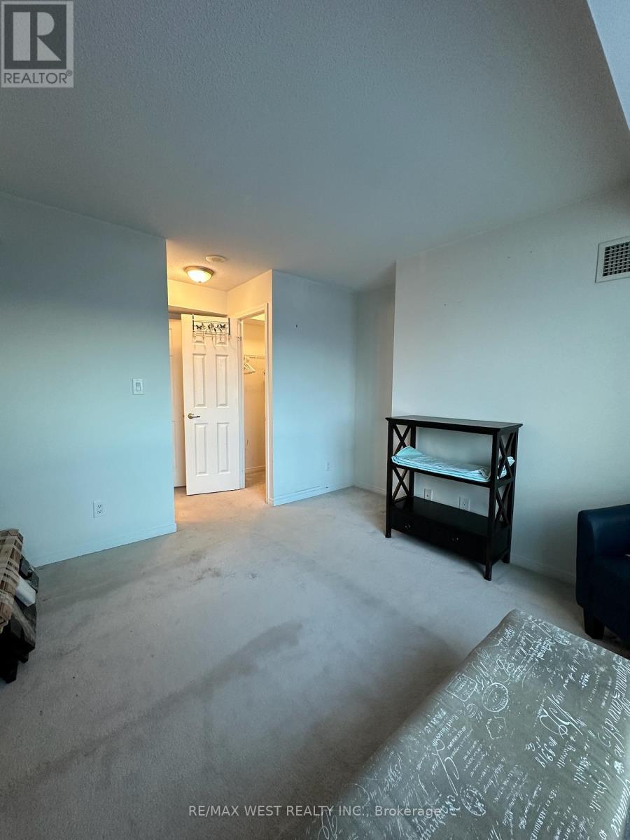 909 - 4850 Glen Erin Drive, Mississauga, ON - Indoor