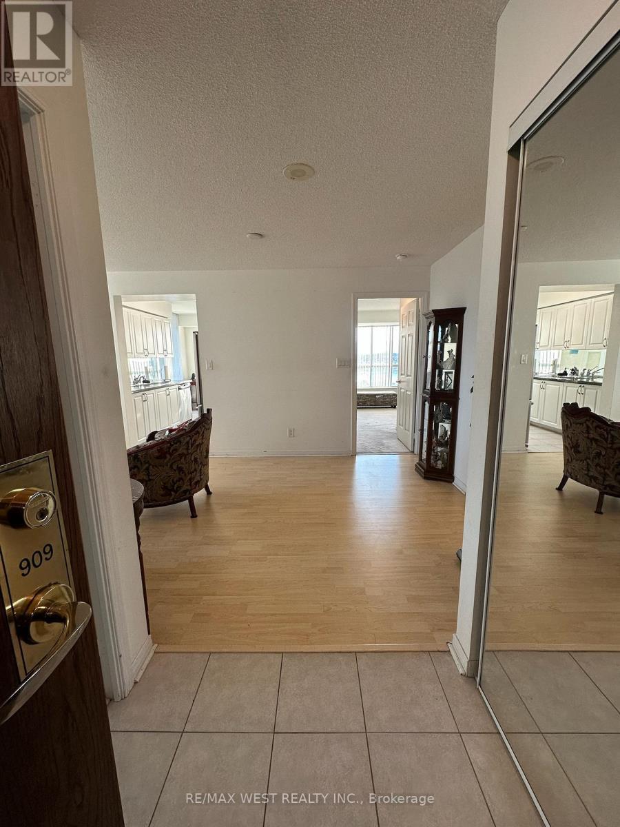 909 - 4850 Glen Erin Drive, Mississauga, ON - Indoor Photo Showing Other Room