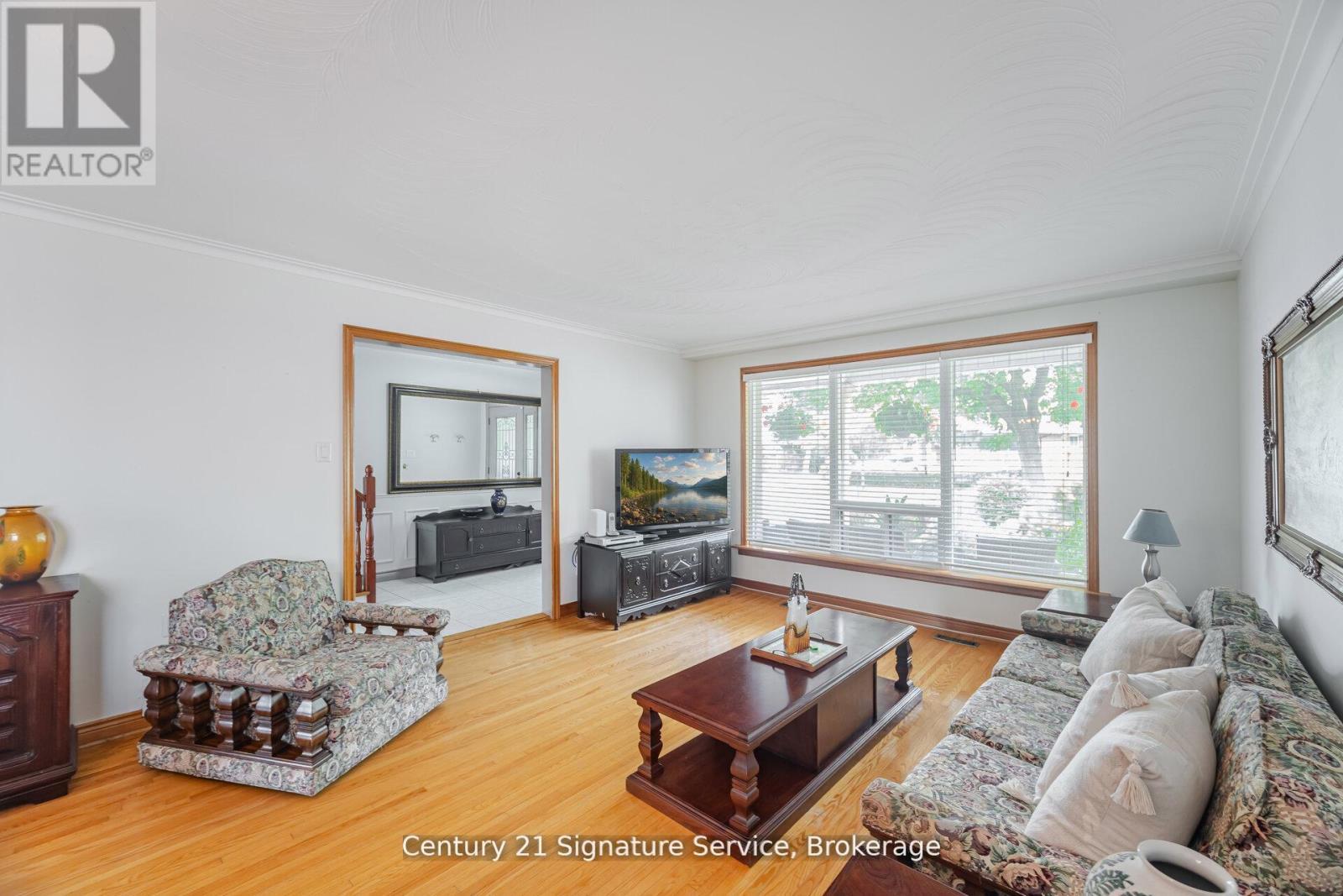 512 Selsey Drive, Mississauga, ON - Indoor Photo Showing Living Room