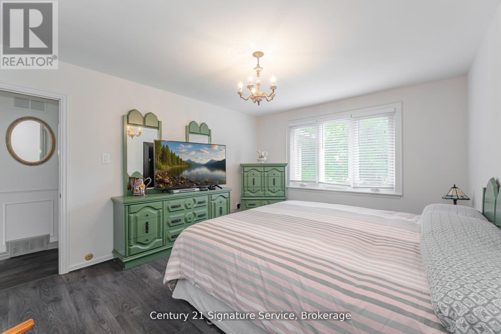 512 Selsey Drive, Mississauga, ON - Indoor Photo Showing Bedroom