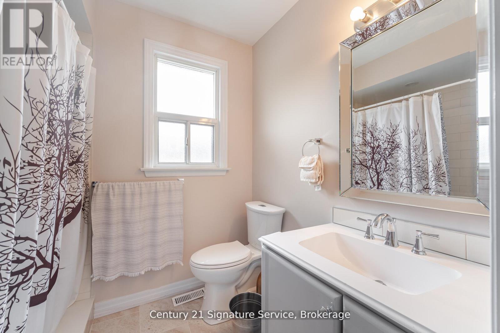 512 Selsey Drive, Mississauga, ON - Indoor Photo Showing Bathroom