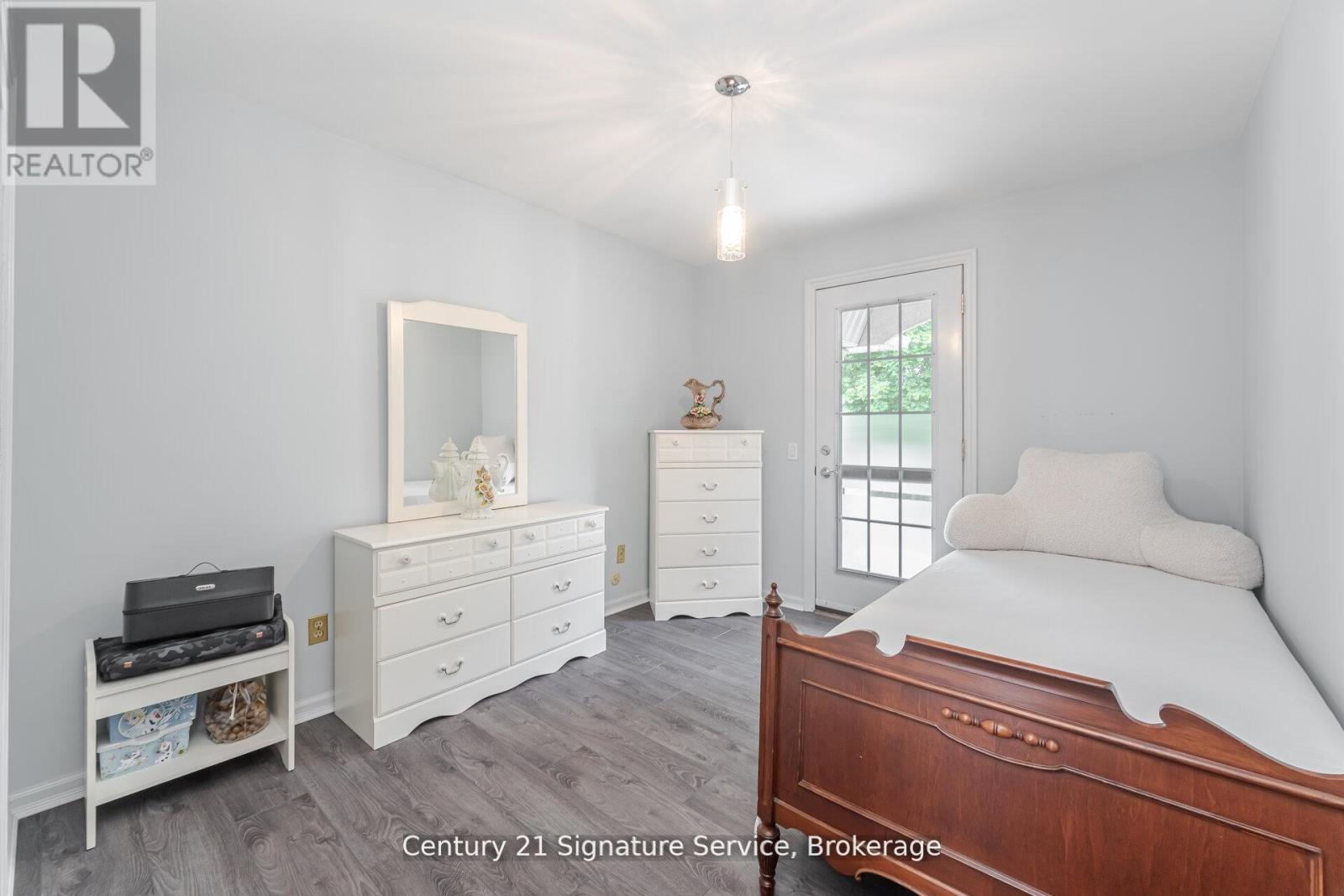 512 Selsey Drive, Mississauga, ON - Indoor Photo Showing Bedroom