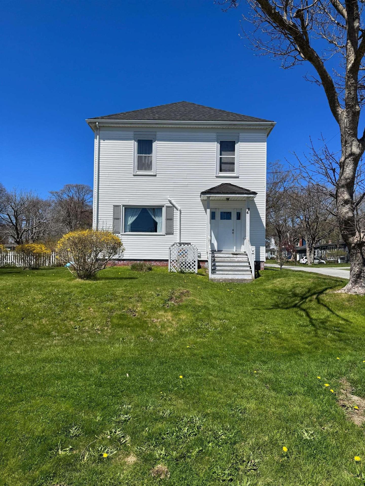 48 Albert Street, Yarmouth, NS
