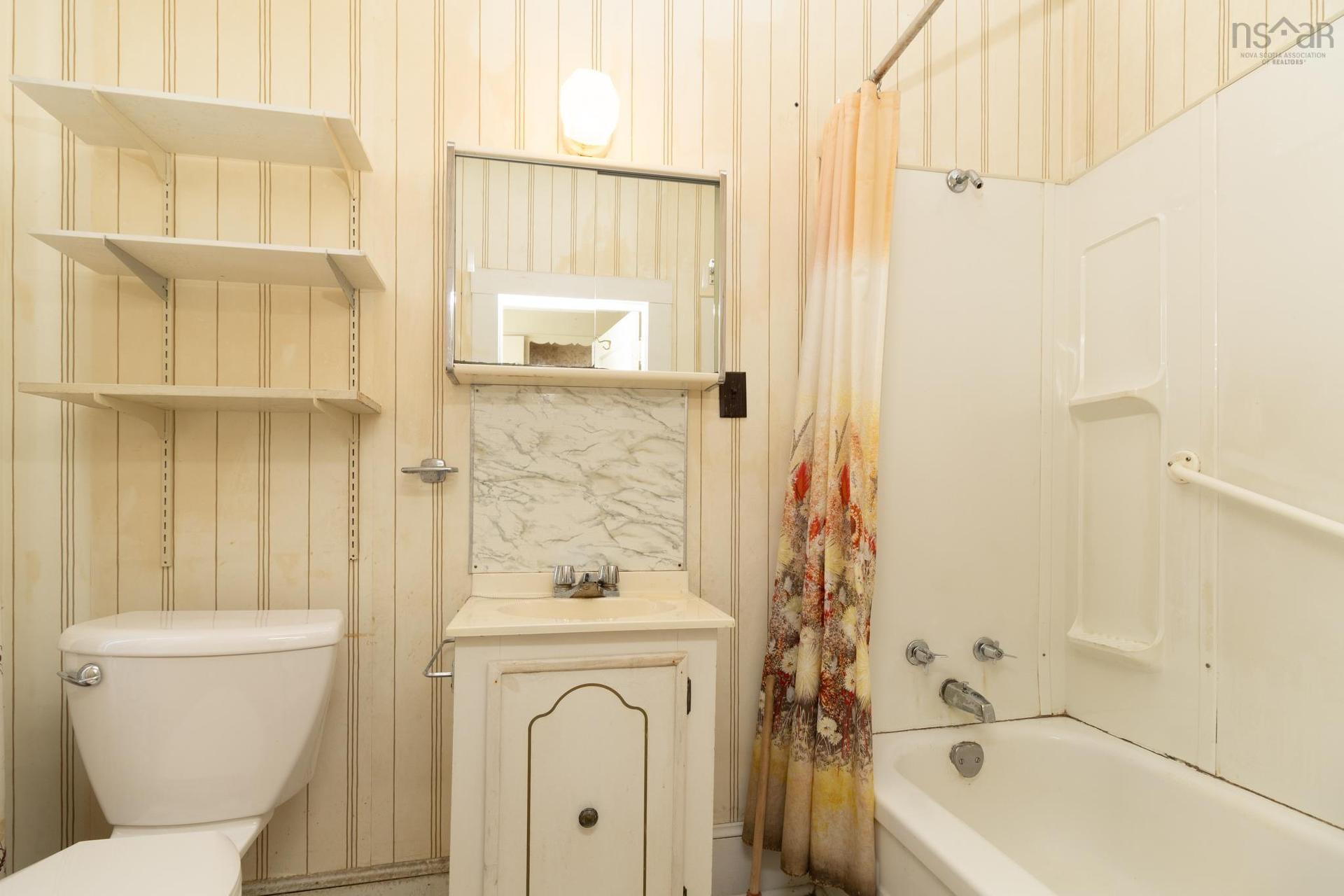 48 Albert Street, Yarmouth, NS