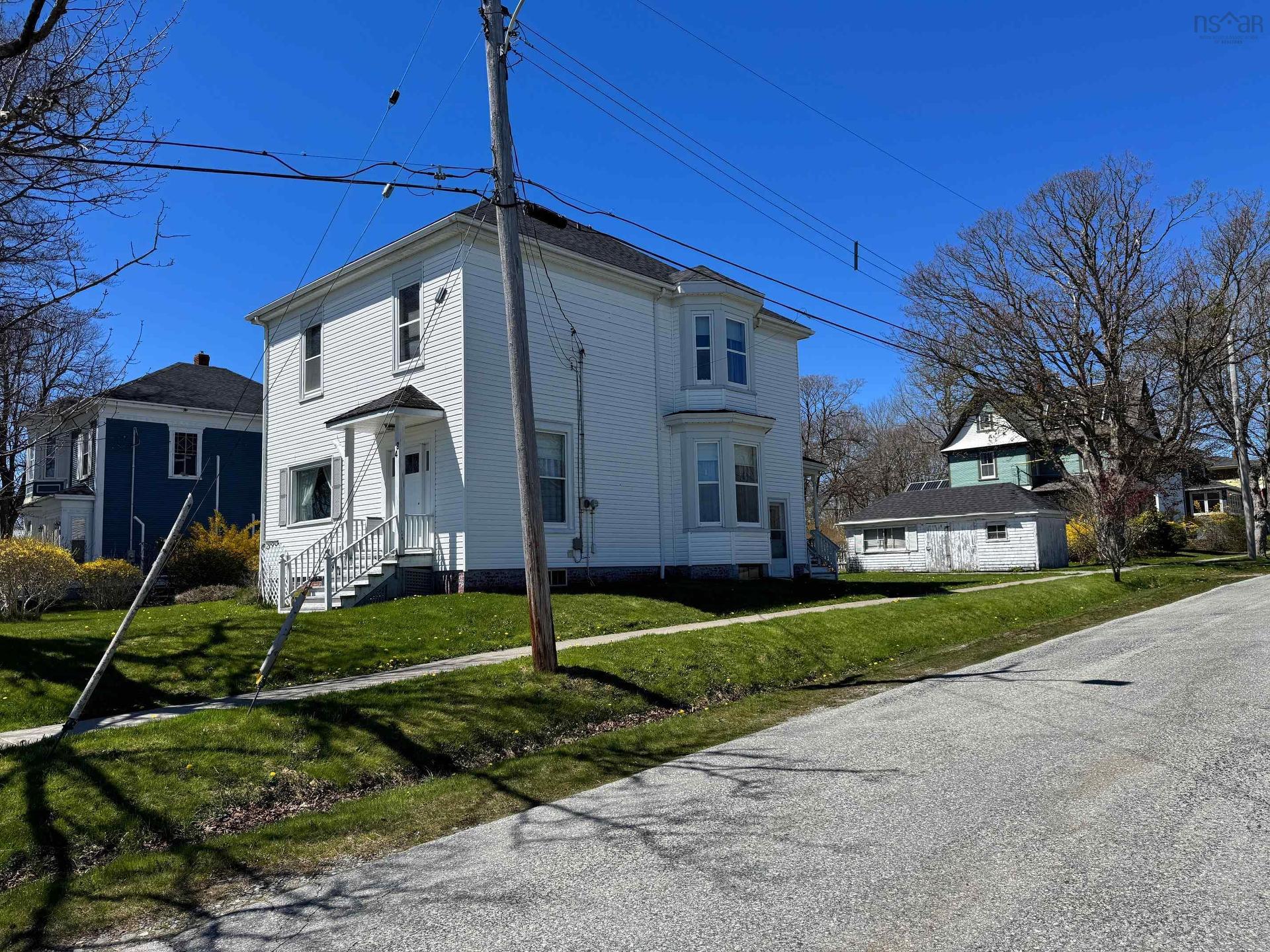48 Albert Street, Yarmouth, NS