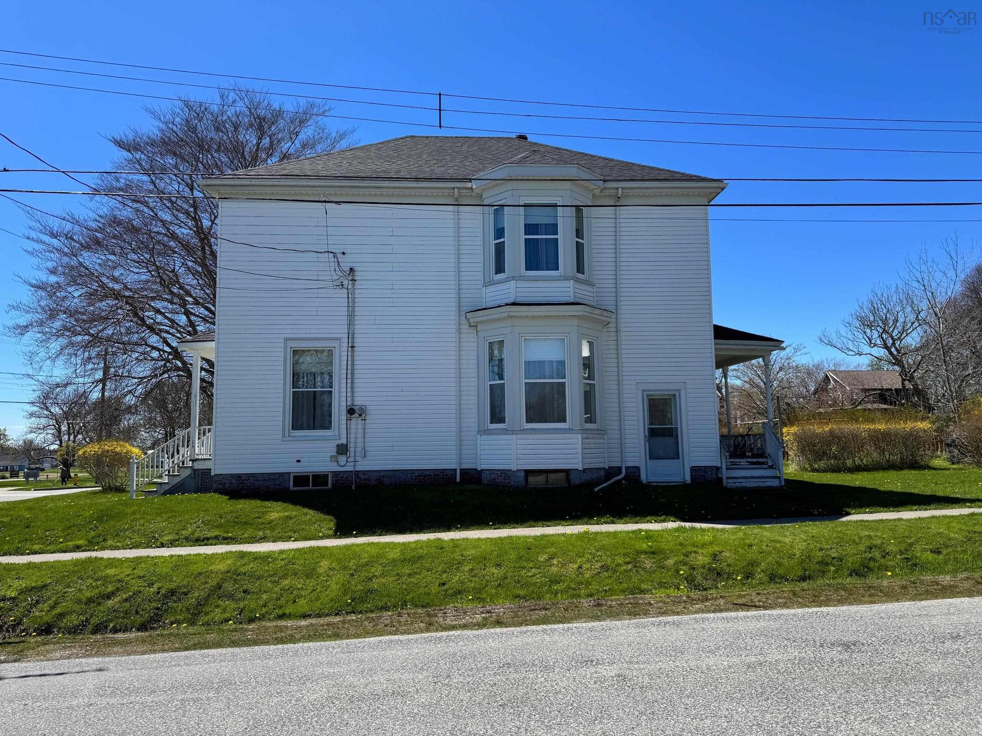 48 Albert Street, Yarmouth, NS