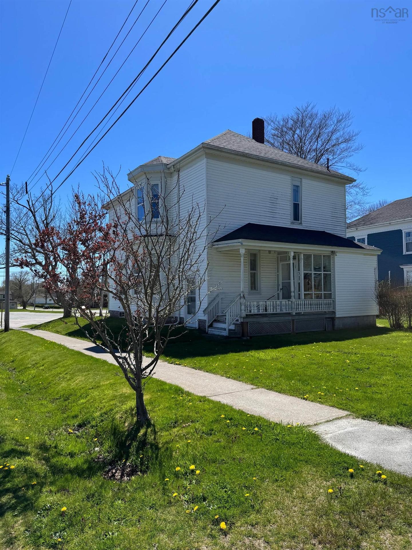 48 Albert Street, Yarmouth, NS