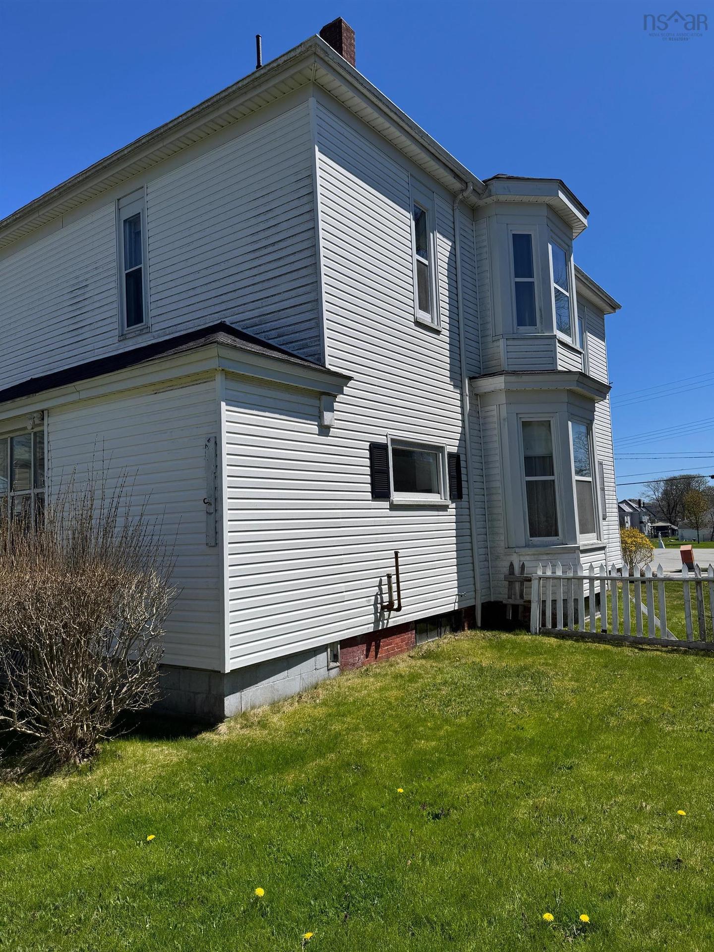 48 Albert Street, Yarmouth, NS