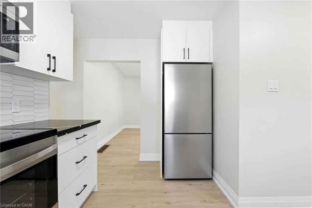 Unit A - 929 Upper Ottawa Street, Hamilton, ON - Indoor Photo Showing Kitchen