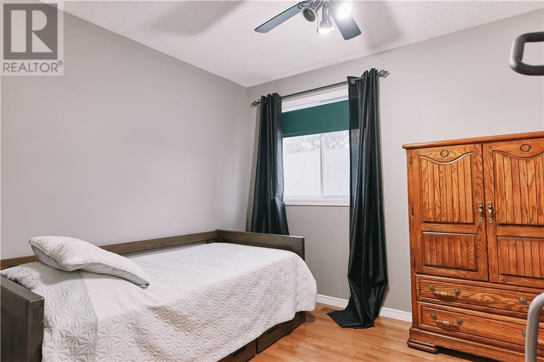 2779 Algonquin, Sudbury, ON - Indoor Photo Showing Bedroom