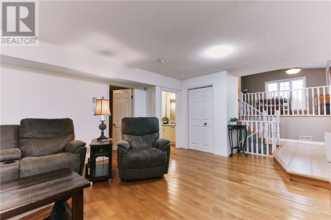 2779 Algonquin, Sudbury, ON - Indoor Photo Showing Living Room