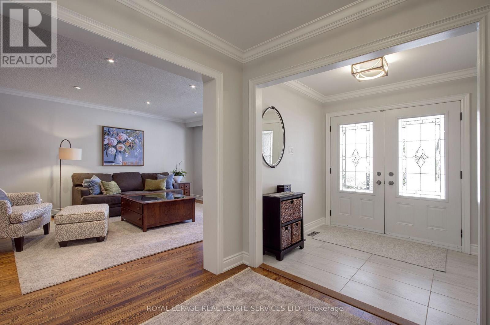 884 Silver Birch Trail, Mississauga, ON - Outdoor With Exterior