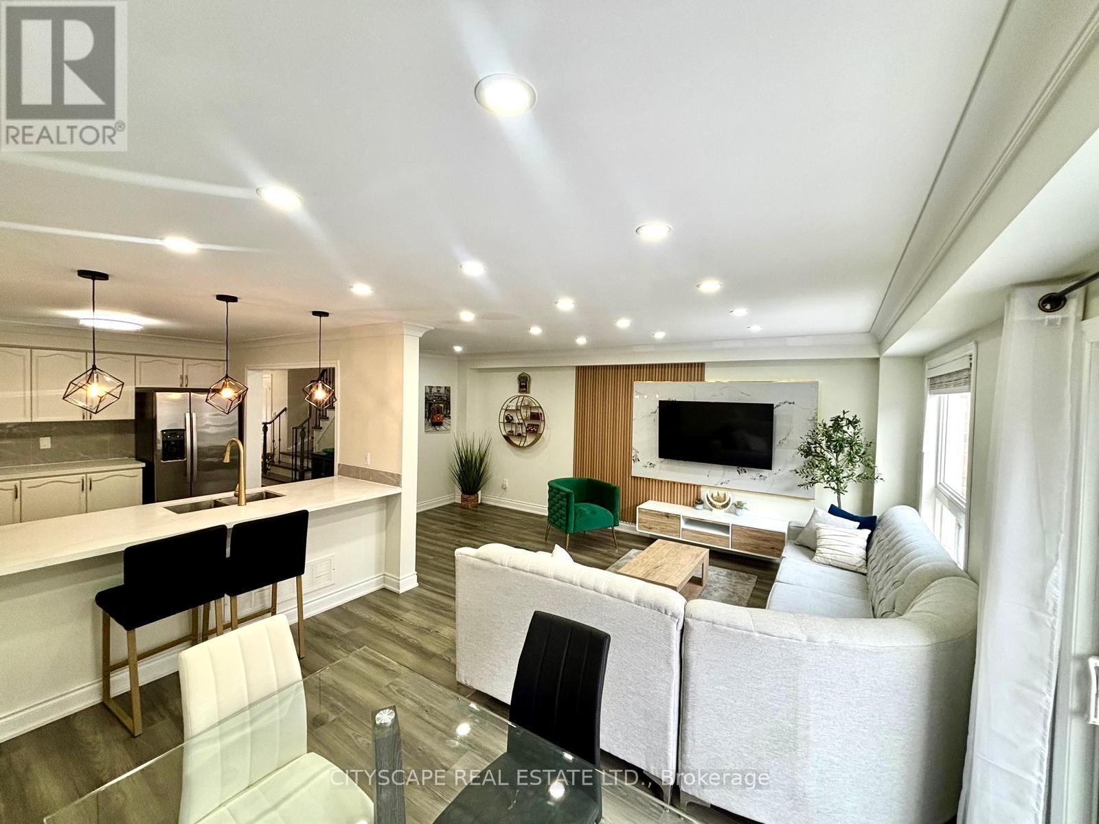 3974 Stardust Drive, Mississauga, ON - Indoor