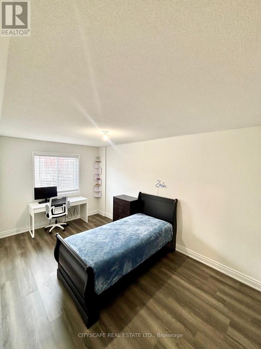 3974 Stardust Drive, Mississauga, ON - Indoor Photo Showing Bedroom