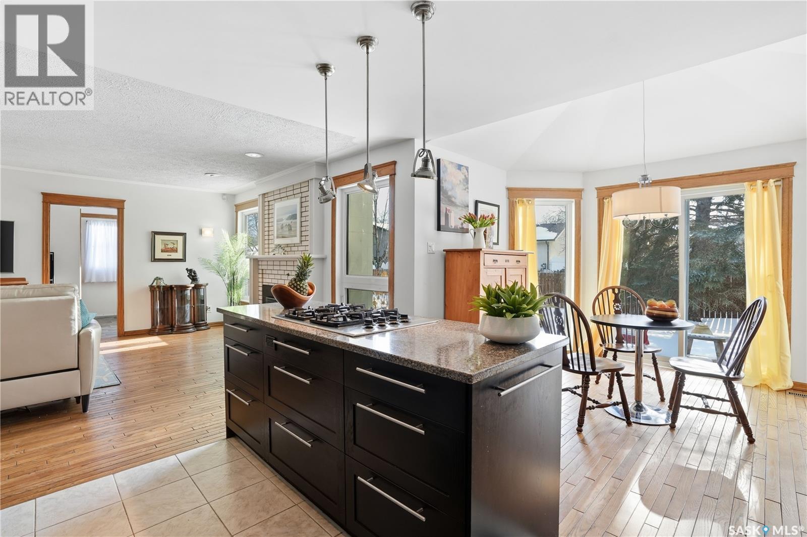 2423 Strathmore Place E, Regina, SK - Indoor