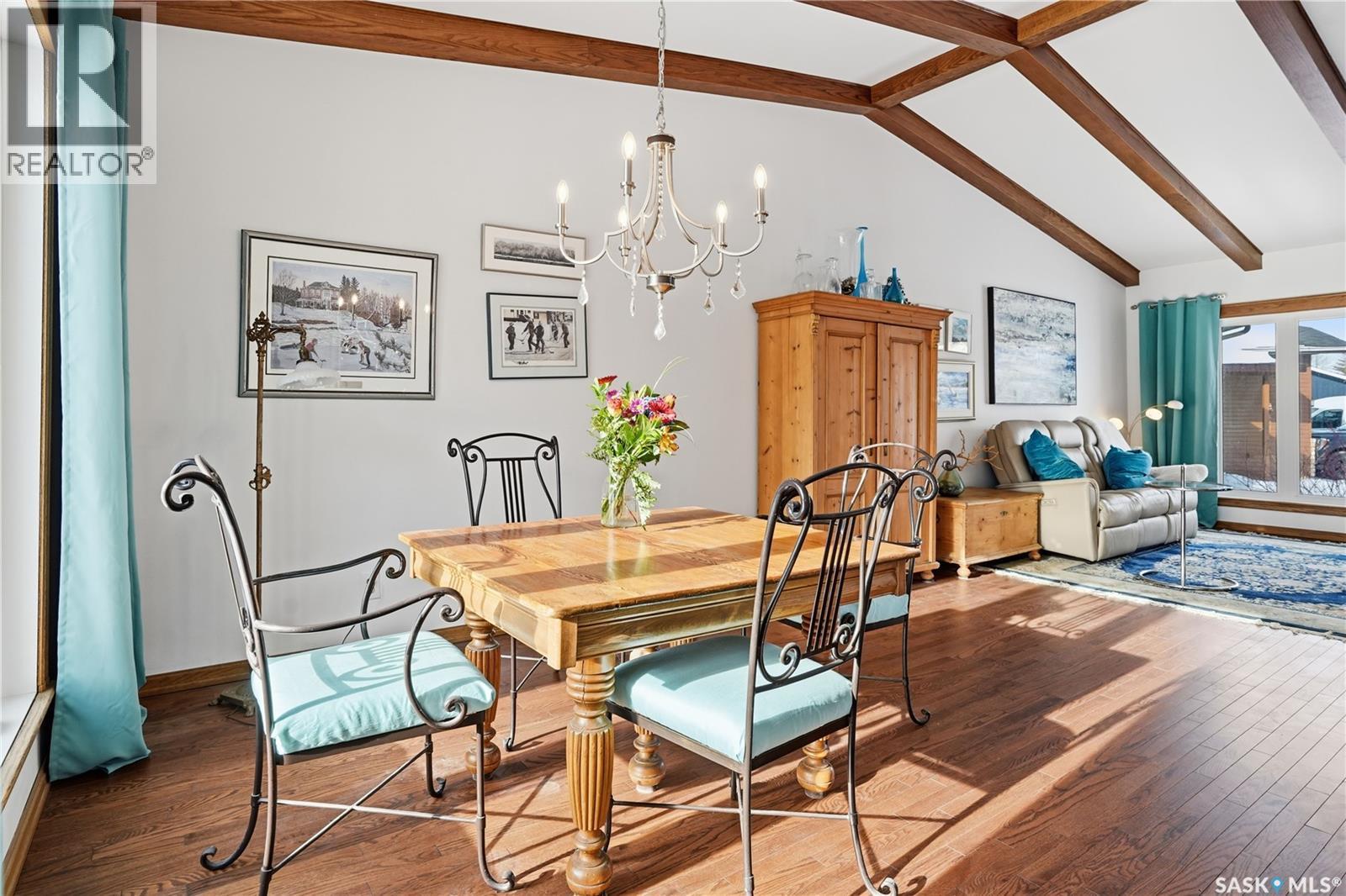 2423 Strathmore Place E, Regina, SK - Indoor Photo Showing Dining Room
